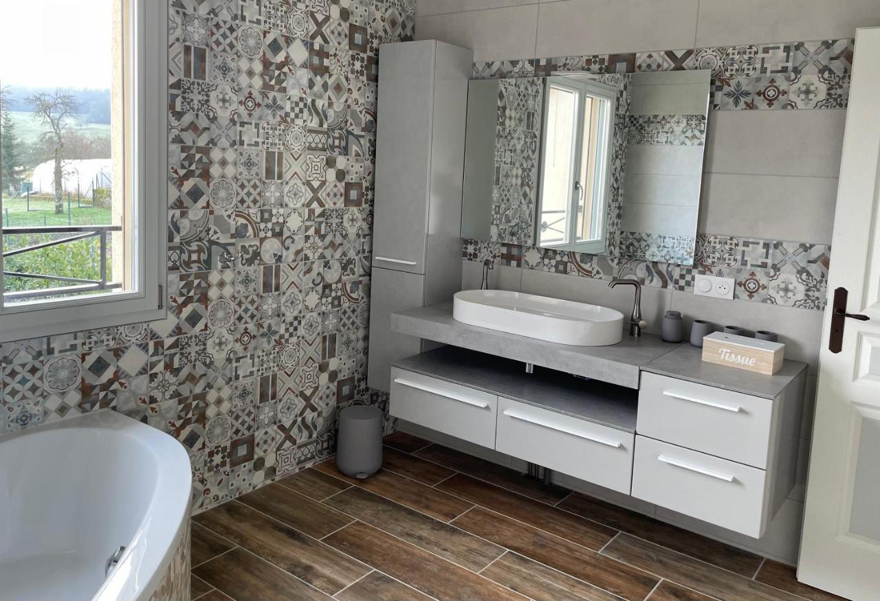 Chez La Rose Luxueuse Cottage Avec Jacuzzi Rouvres-la-Chétive Esterno foto